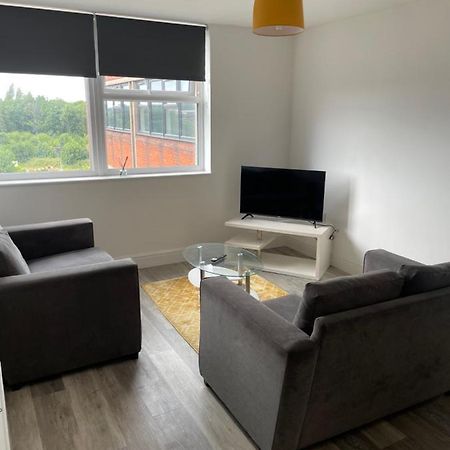 #0611 Two Bedroom Serviced Apartment - Free Parking Дарби Екстериор снимка