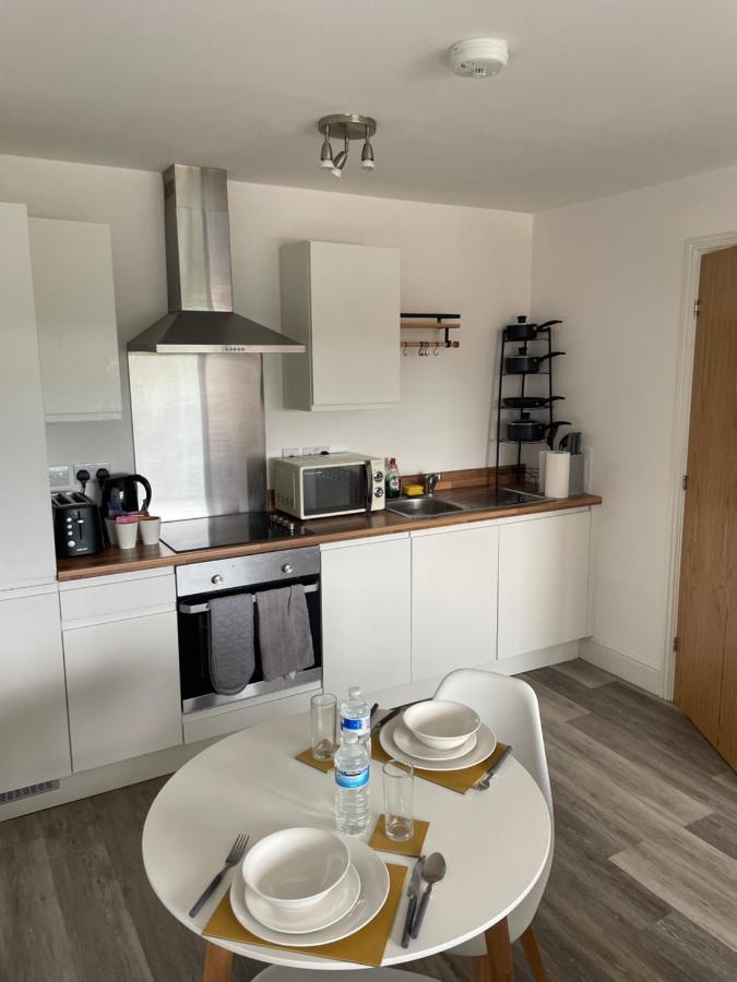 #0611 Two Bedroom Serviced Apartment - Free Parking Дарби Екстериор снимка